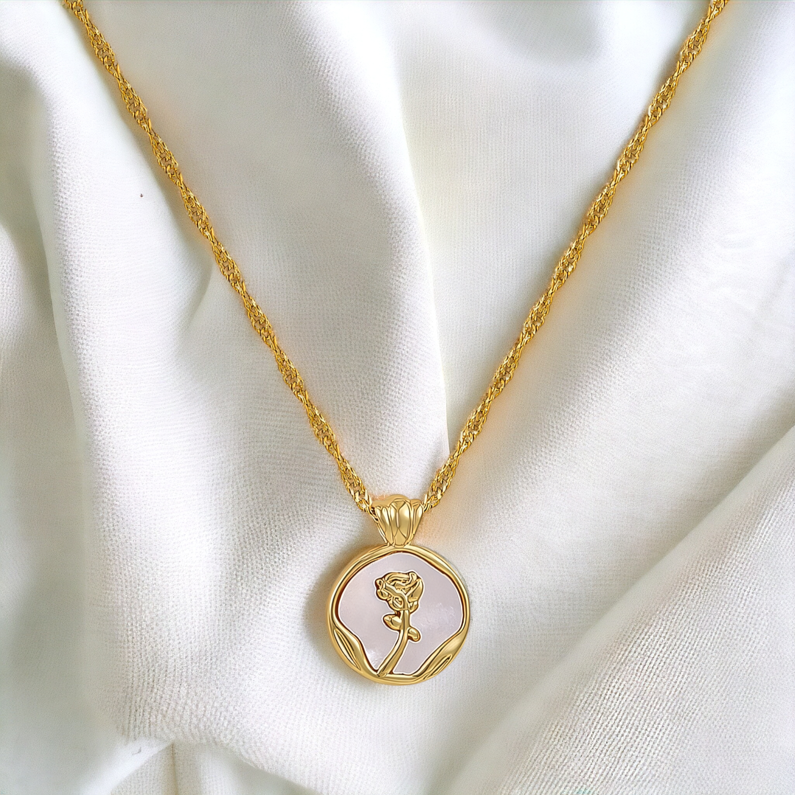 Rose Shellfish Necklace