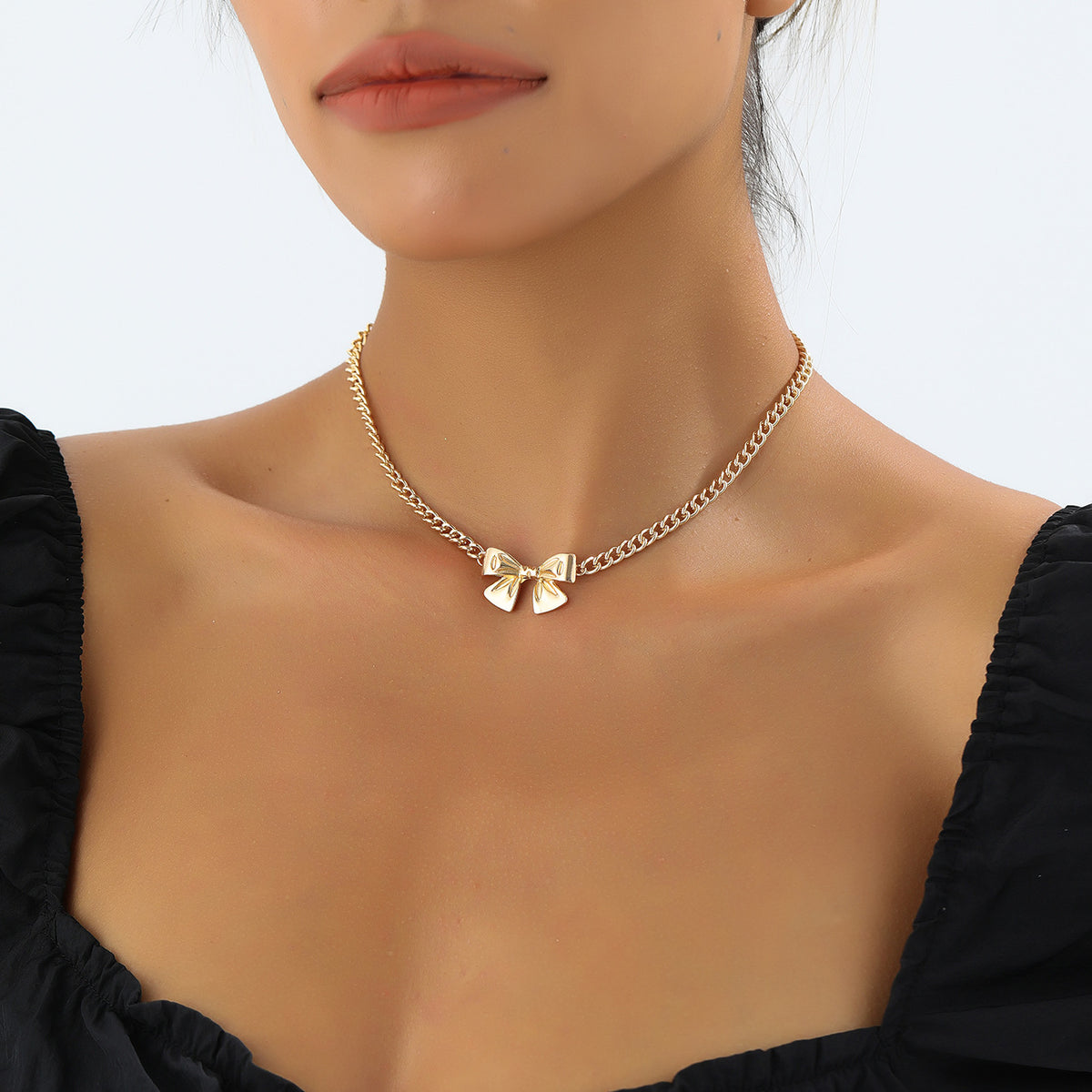 Bow Chain Necklace