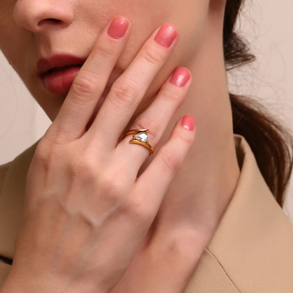 18k Water Droplet Ring