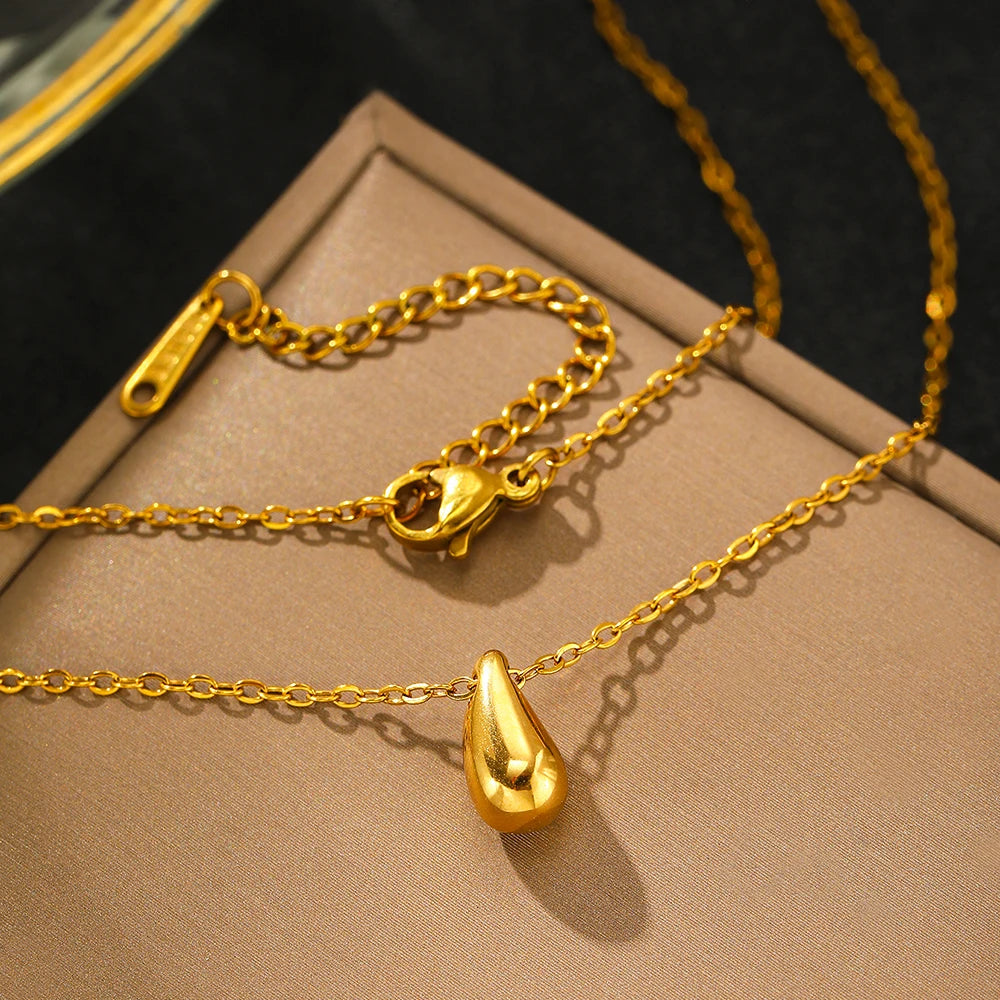 Minimal Tear Drop Necklace