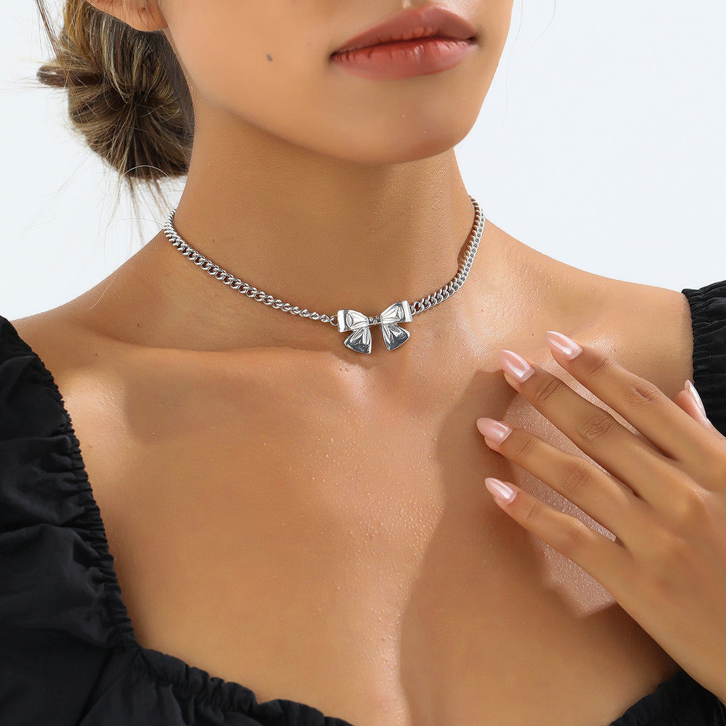 Bow Chain Necklace