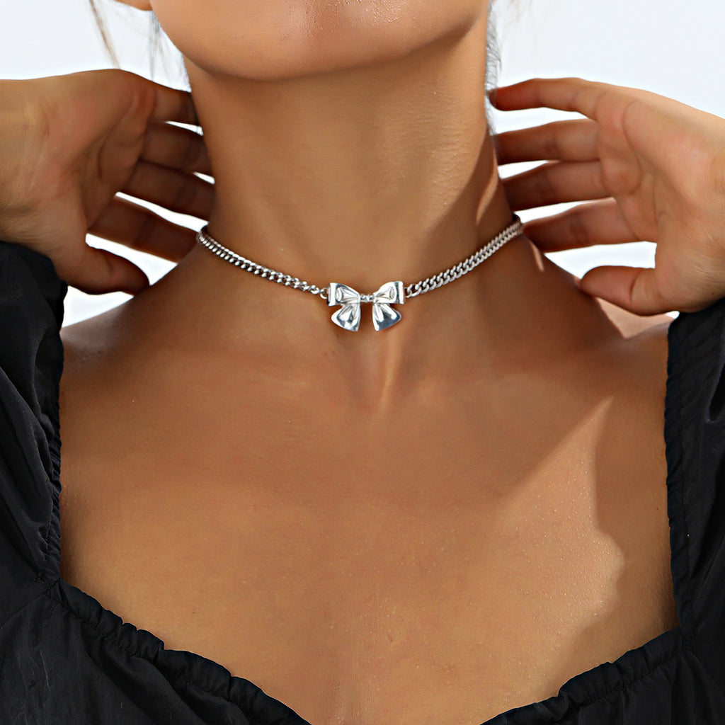 Bow Chain Necklace