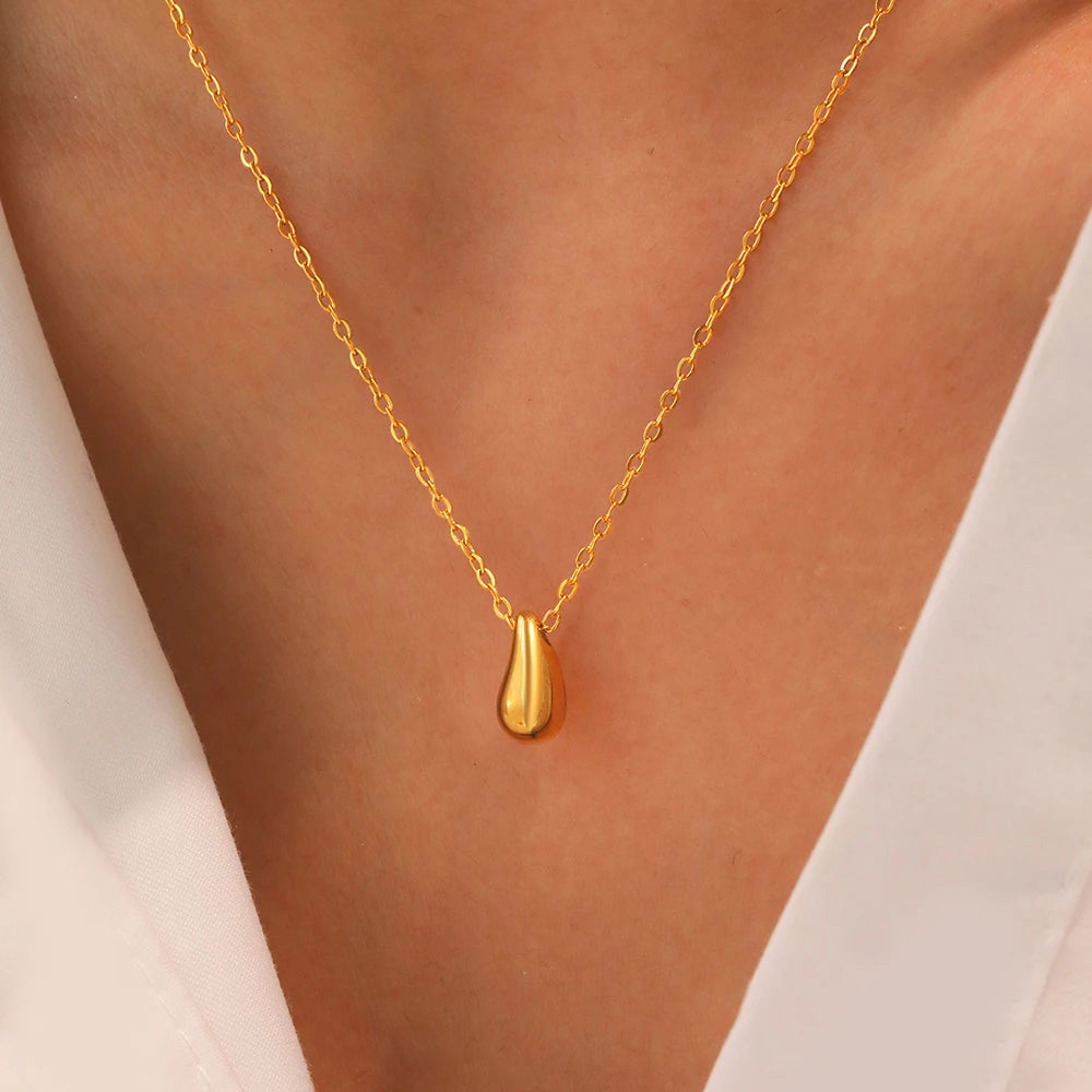 Minimal Tear Drop Necklace