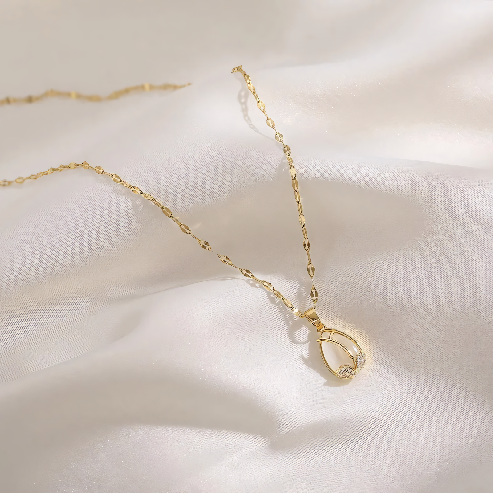 Tulip Necklace