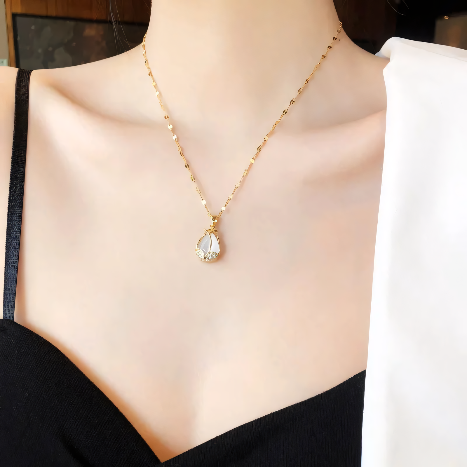 Tulip Necklace