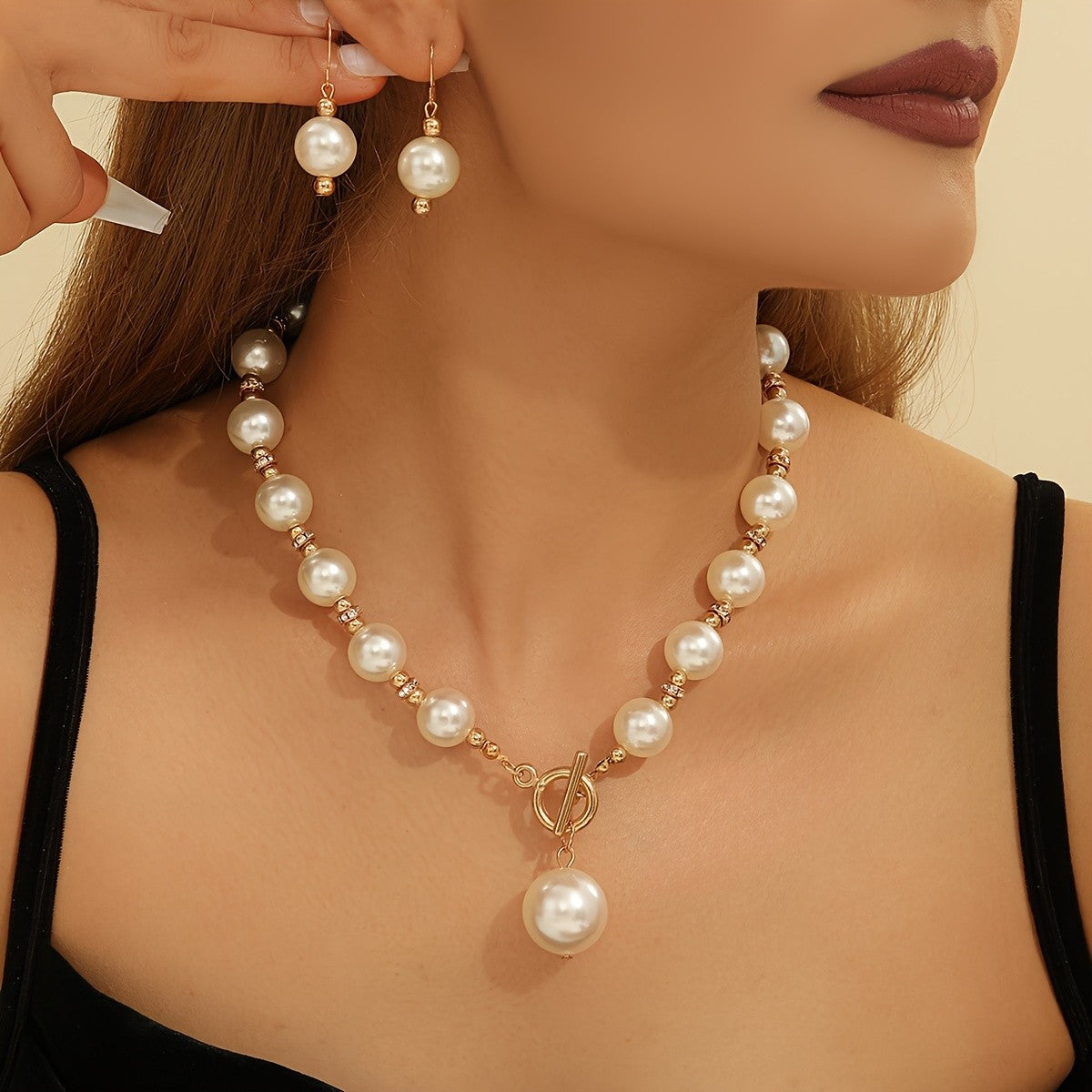 Elegant Pearl Toggle Necklace