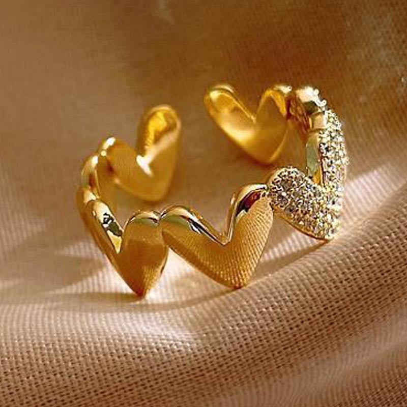18k Elegant Heart Ring