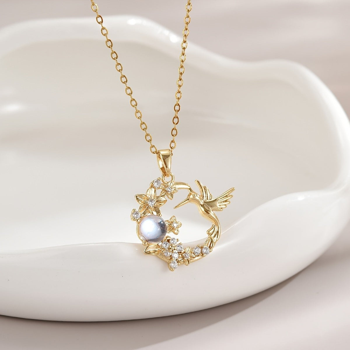 18k Elegant Hummingbird Necklace