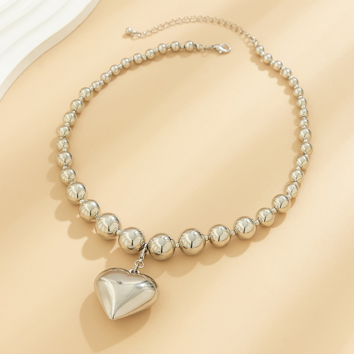 18k Vintage Heart Bead Necklace
