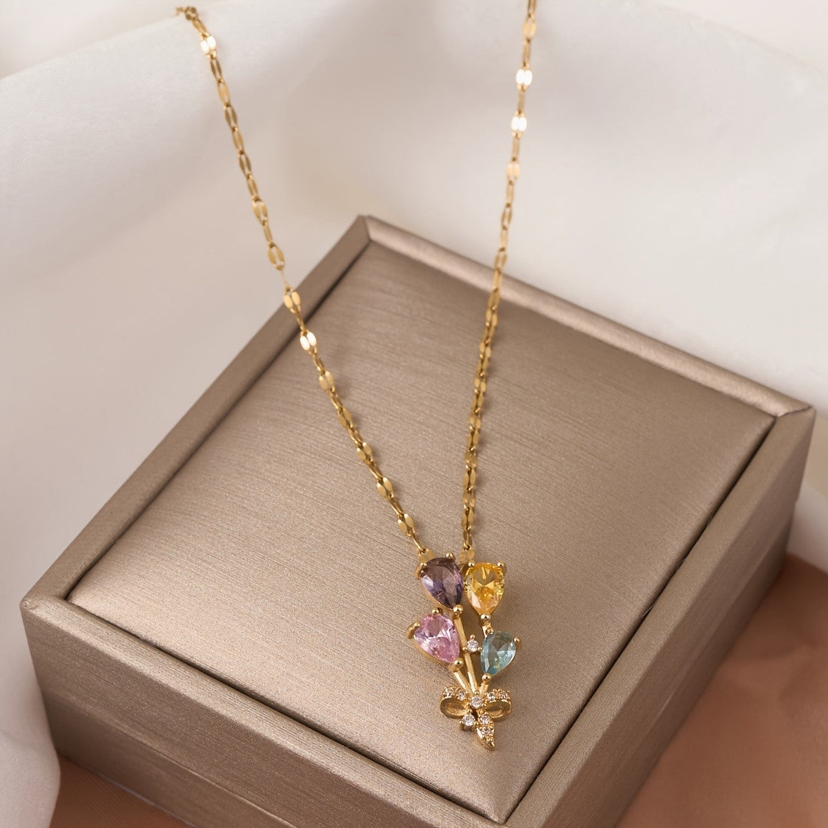 18k Elegant Floral Bouquet Necklace