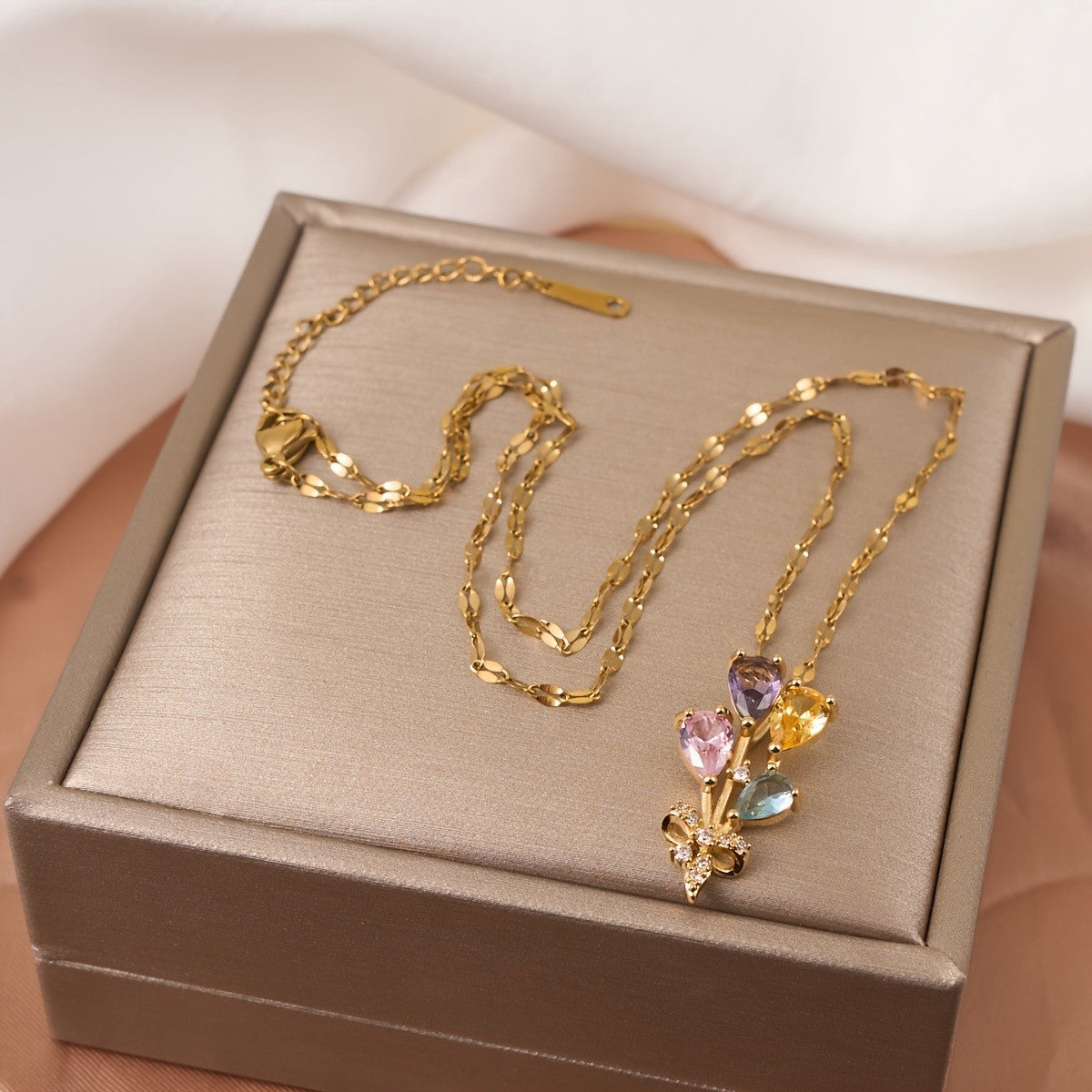 18k Elegant Floral Bouquet Necklace