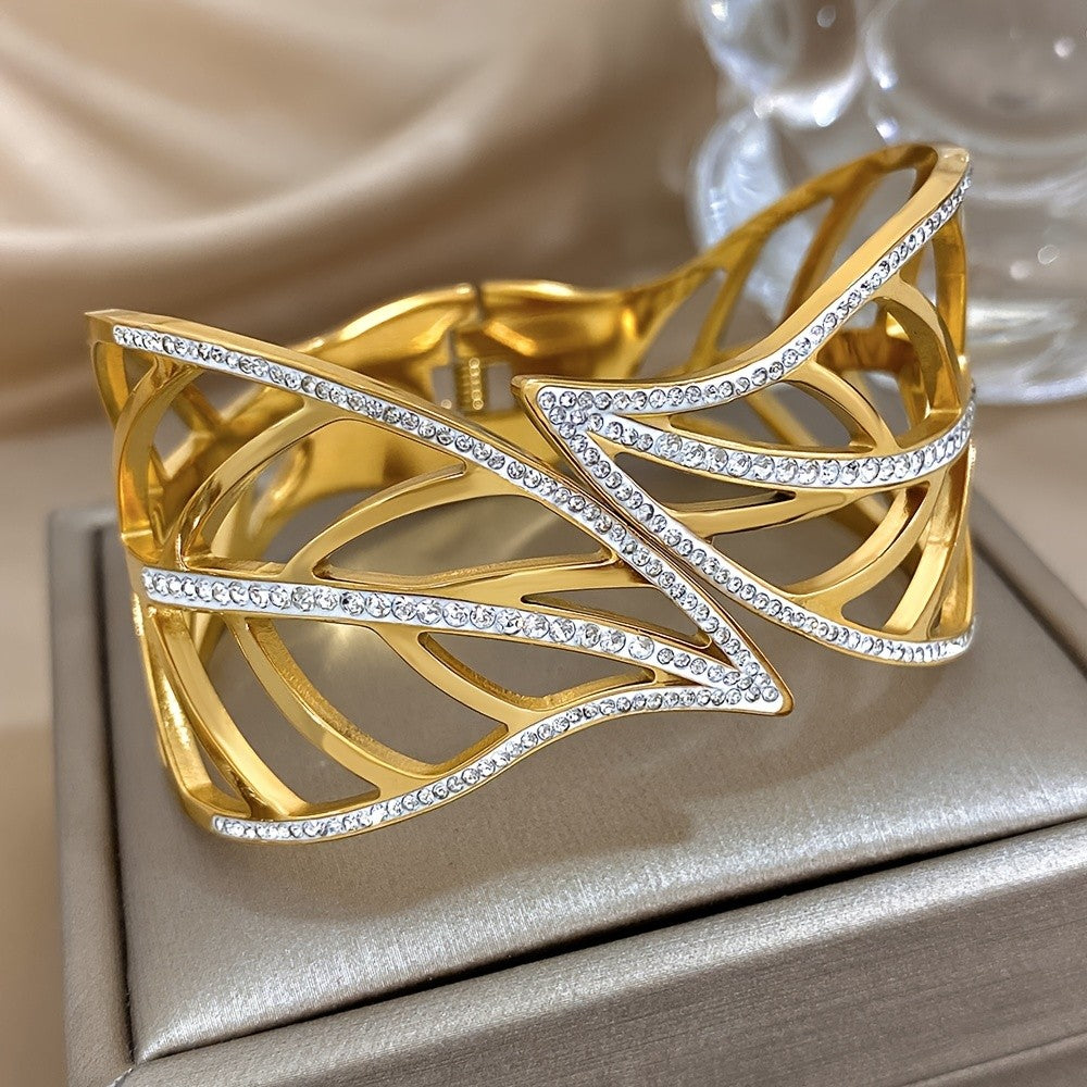 14k Elegant Leaf Cuff Bracelet
