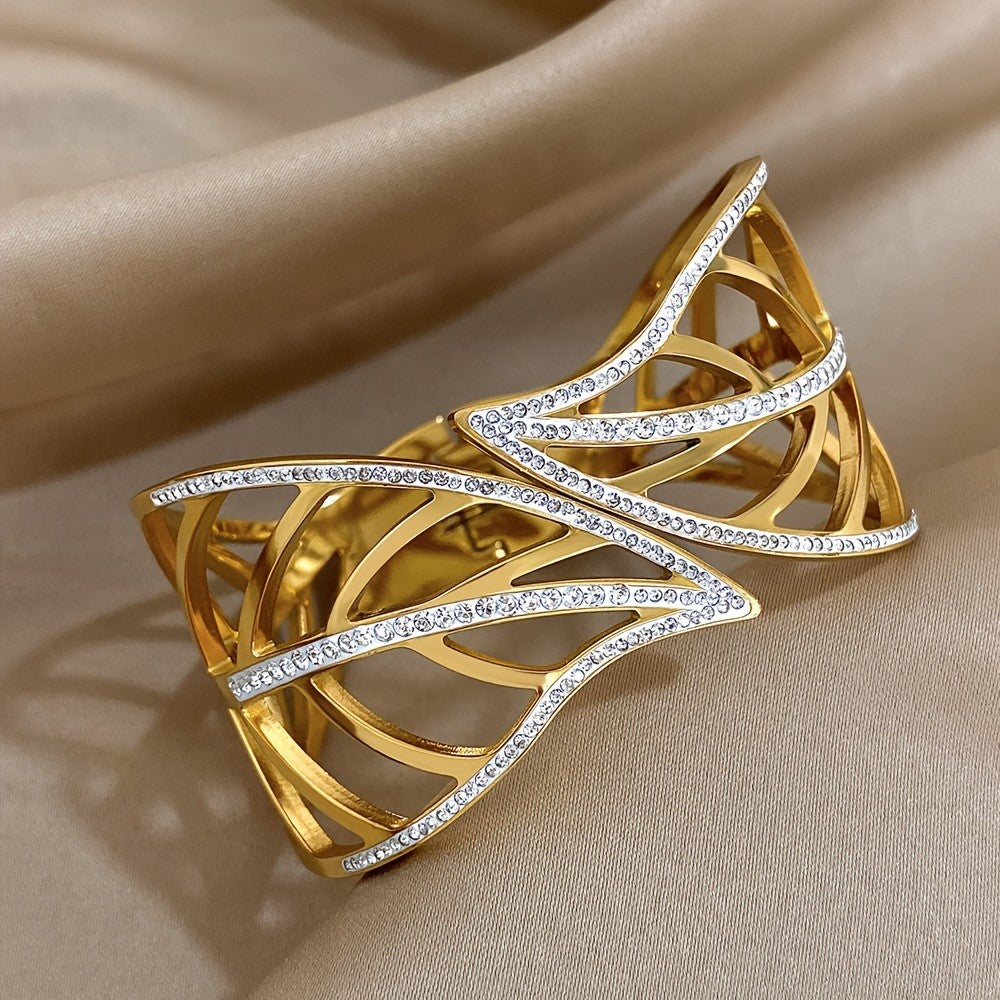 14k Elegant Leaf Cuff Bracelet