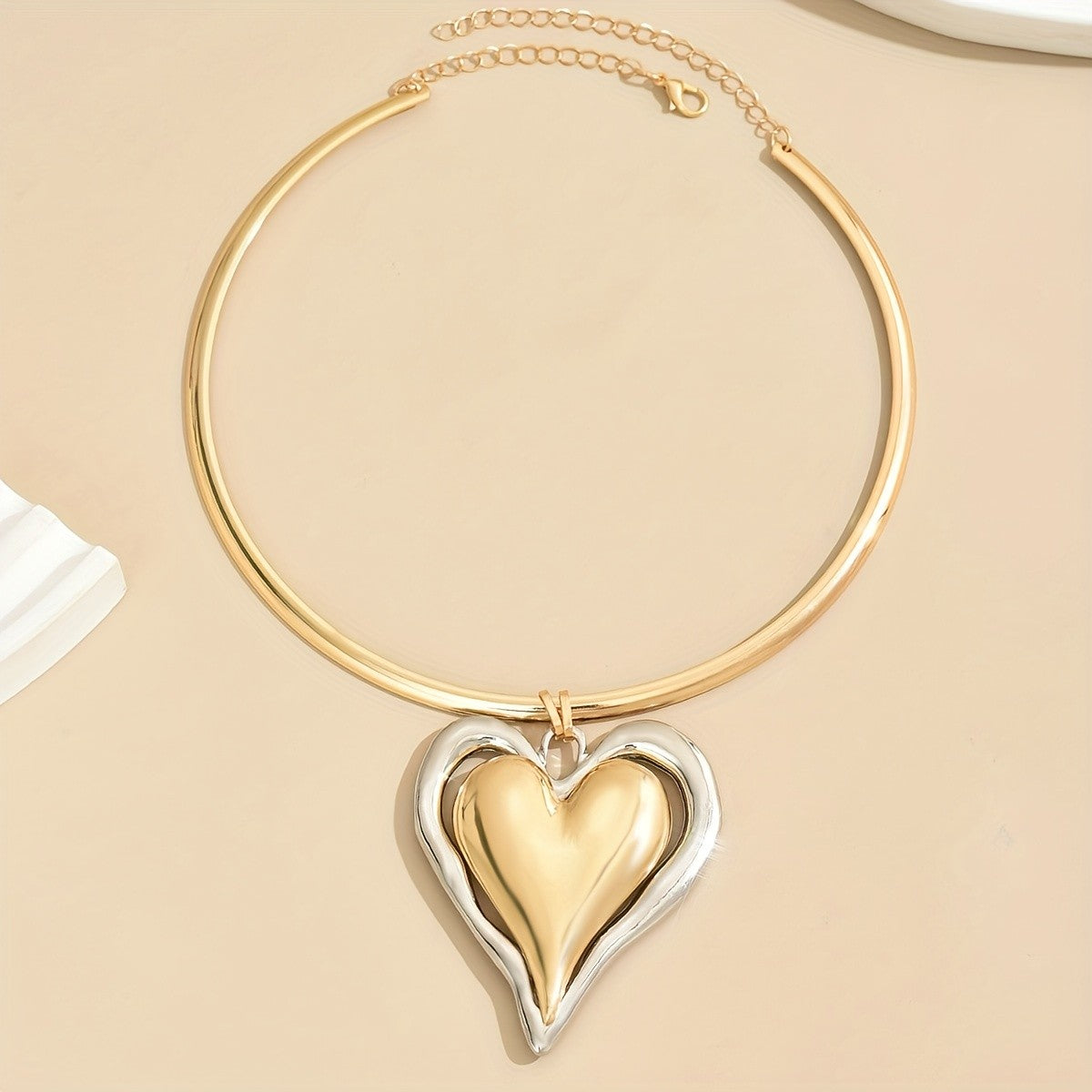 18k Elegant Heart Collar Necklace