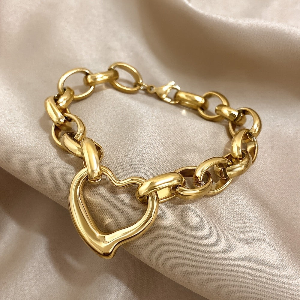 Elegant Heart Link Bracelet