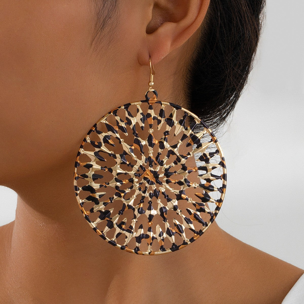 18k Leopard Round Earrings