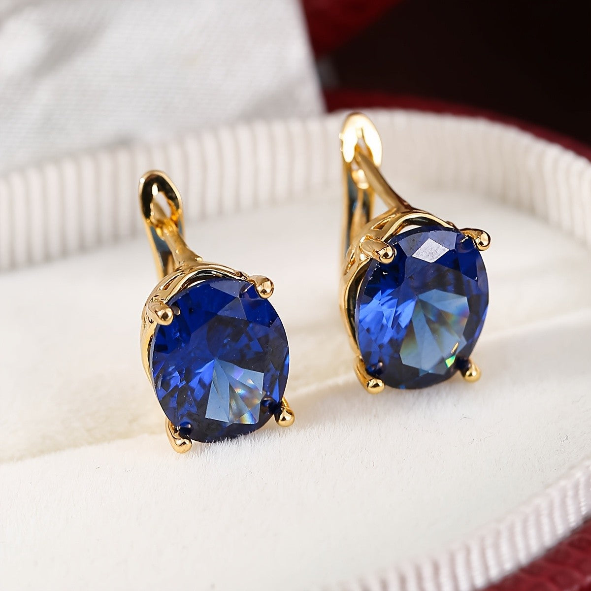 18k Vintage Oval Earring