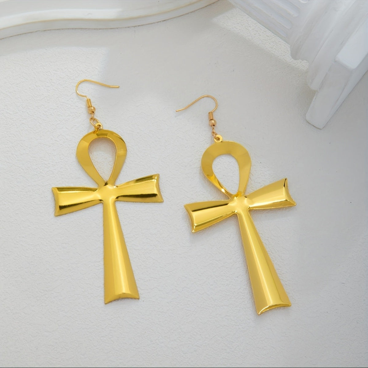 18k Vintage Ankh Drop Earrings