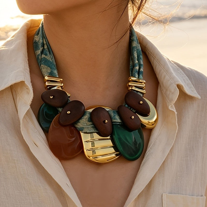 Elegant Geometric Resin Necklace