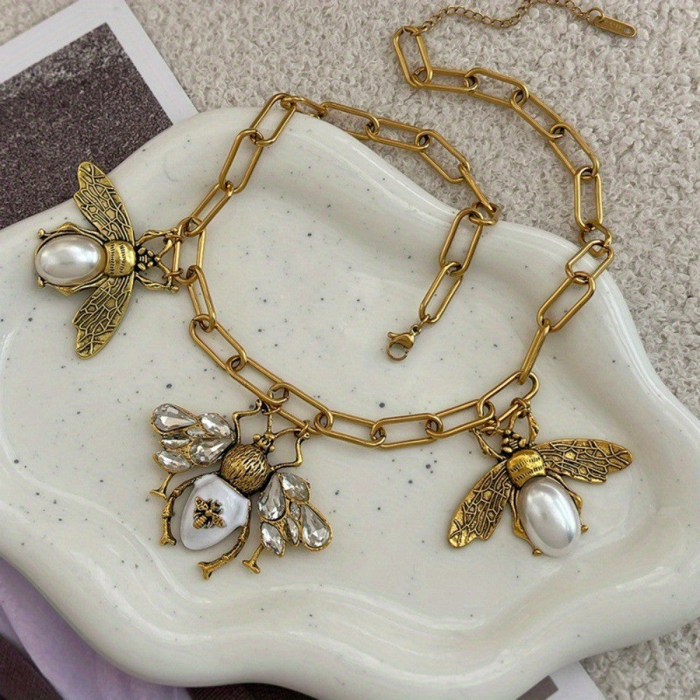18k Elegant Bee Pearl Necklace