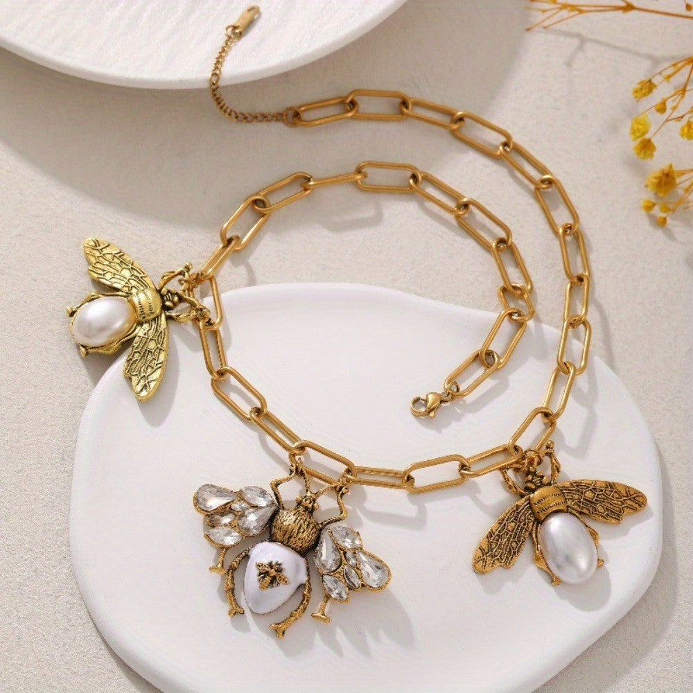 18k Elegant Bee Pearl Necklace