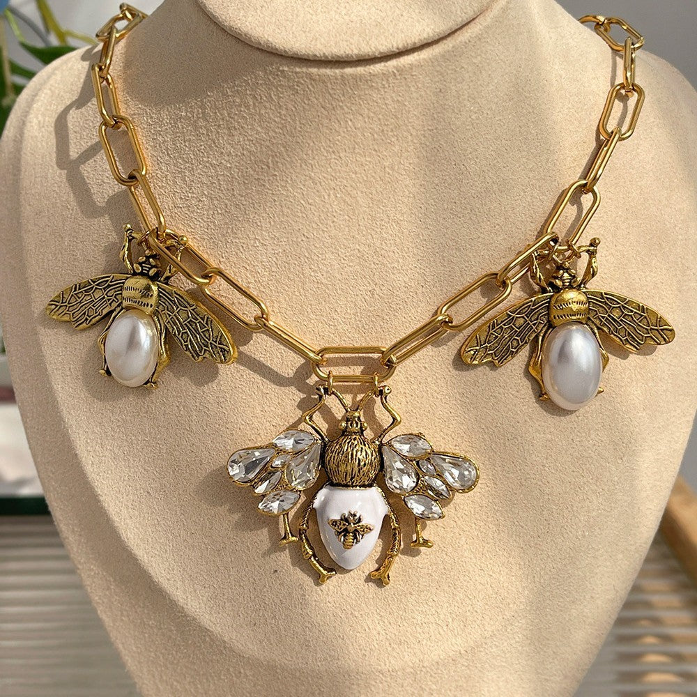 18k Elegant Bee Pearl Necklace