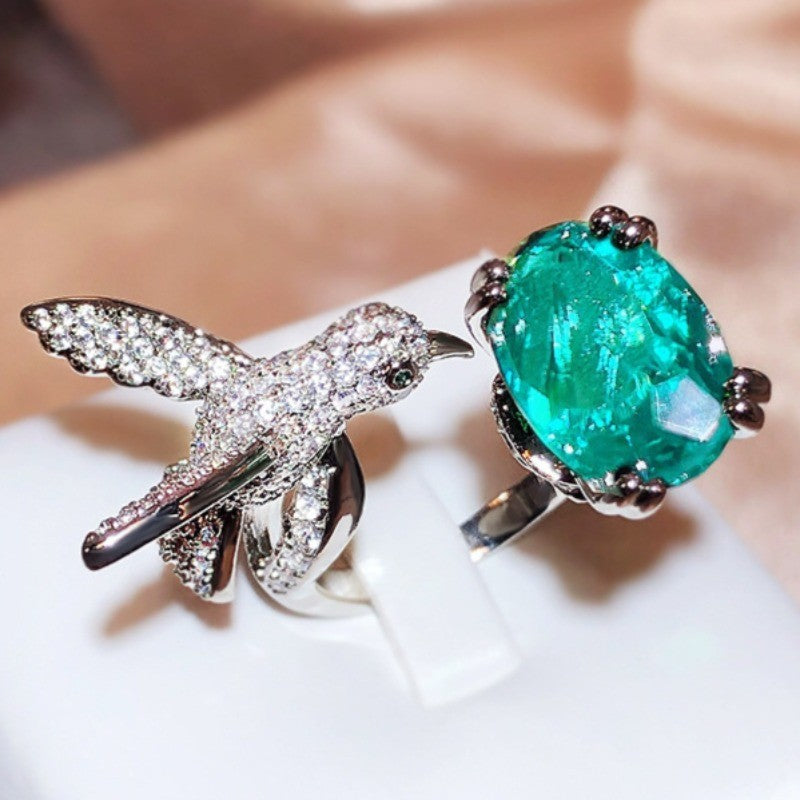 18k Elegant Hummingbird Ring