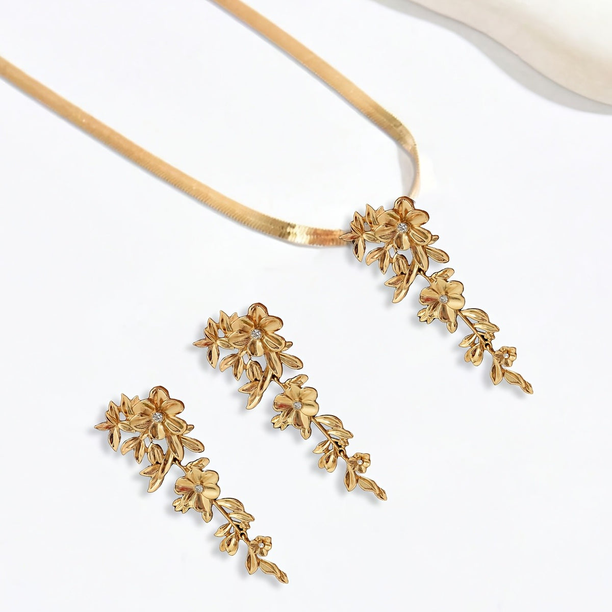 18k Elegant Floral Jewelry Set