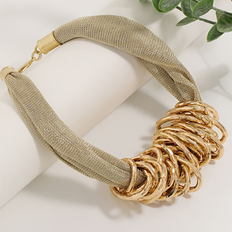 Elegant Geometric Loop Necklace