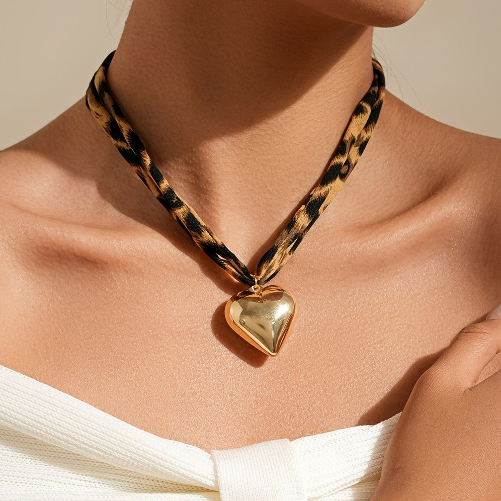 18k Vintage Leopard Heart Necklace