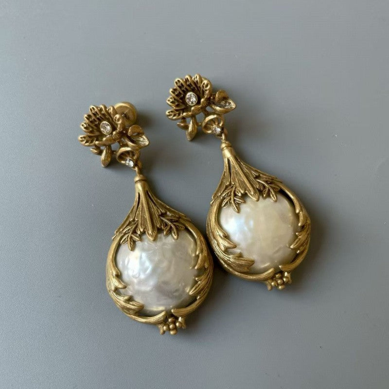 Vintage Floral Shell Jewelry Set