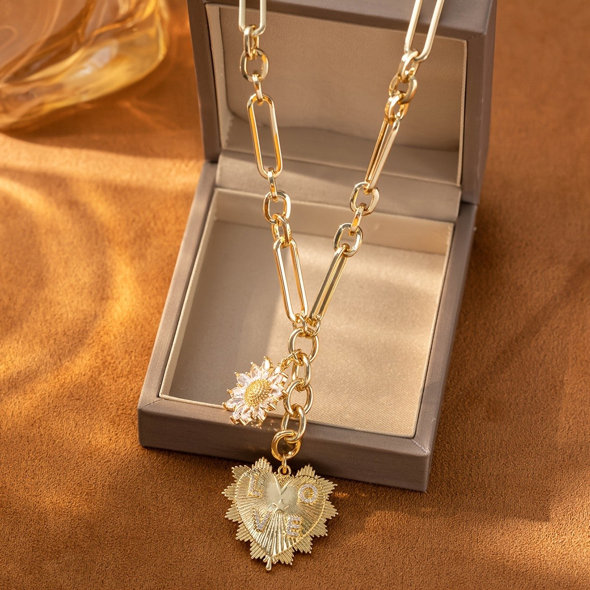 18k Vintage Sunflower Heart Necklace