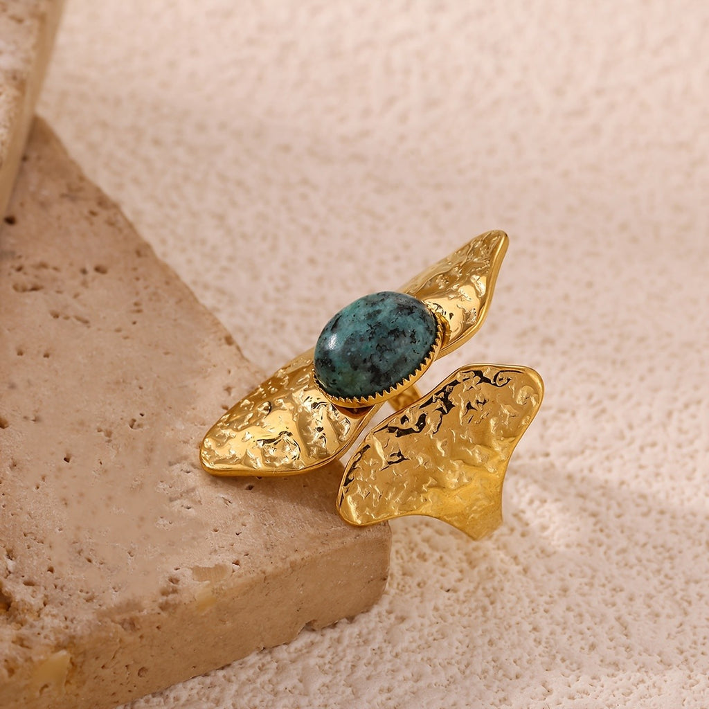 18k Vintage Geometric Stone Ring