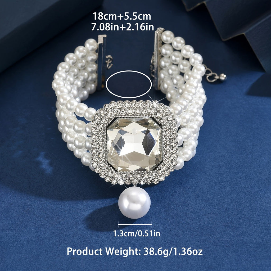 Elegant Emerald Pearl Bracelet