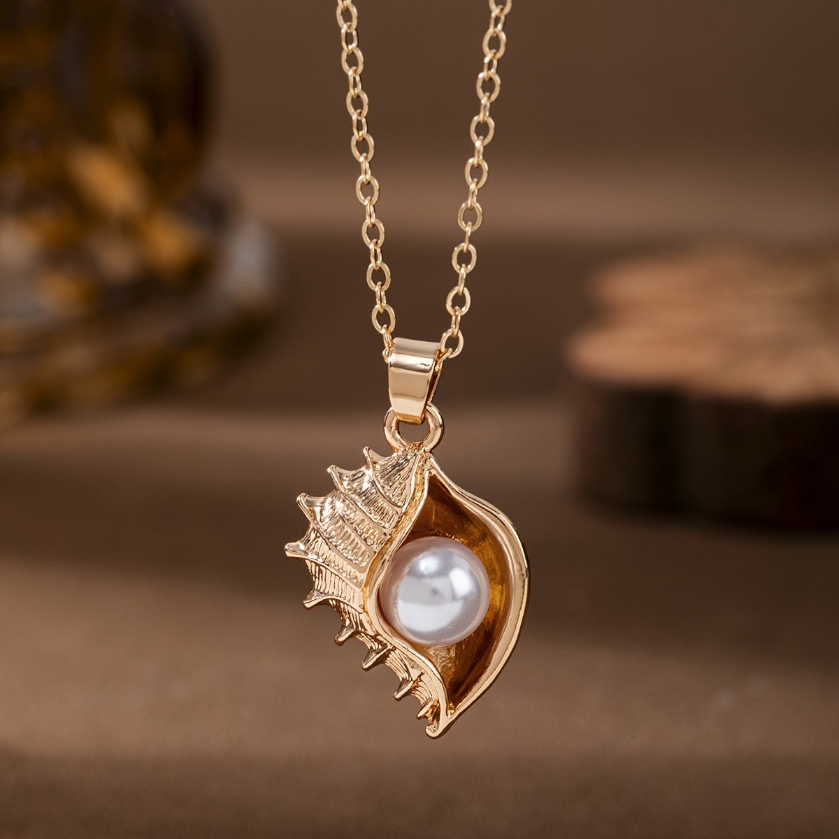 Elegant Conch Shell Necklace