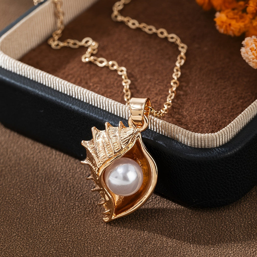 Elegant Conch Shell Necklace