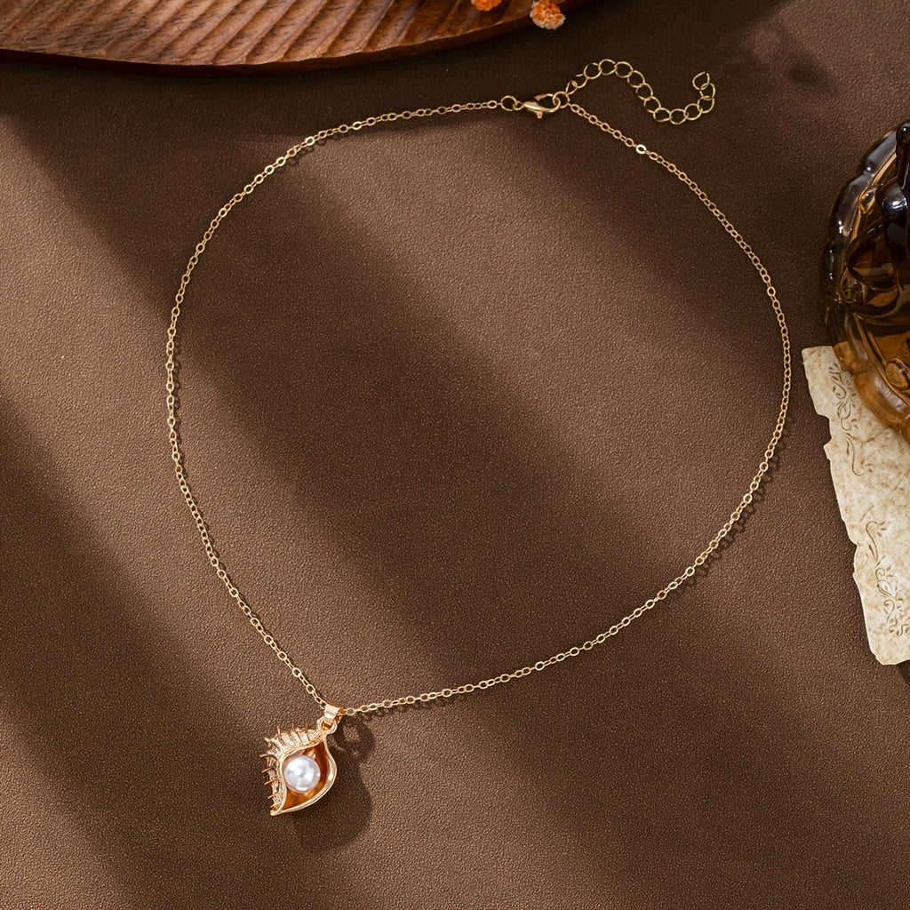 Elegant Conch Shell Necklace