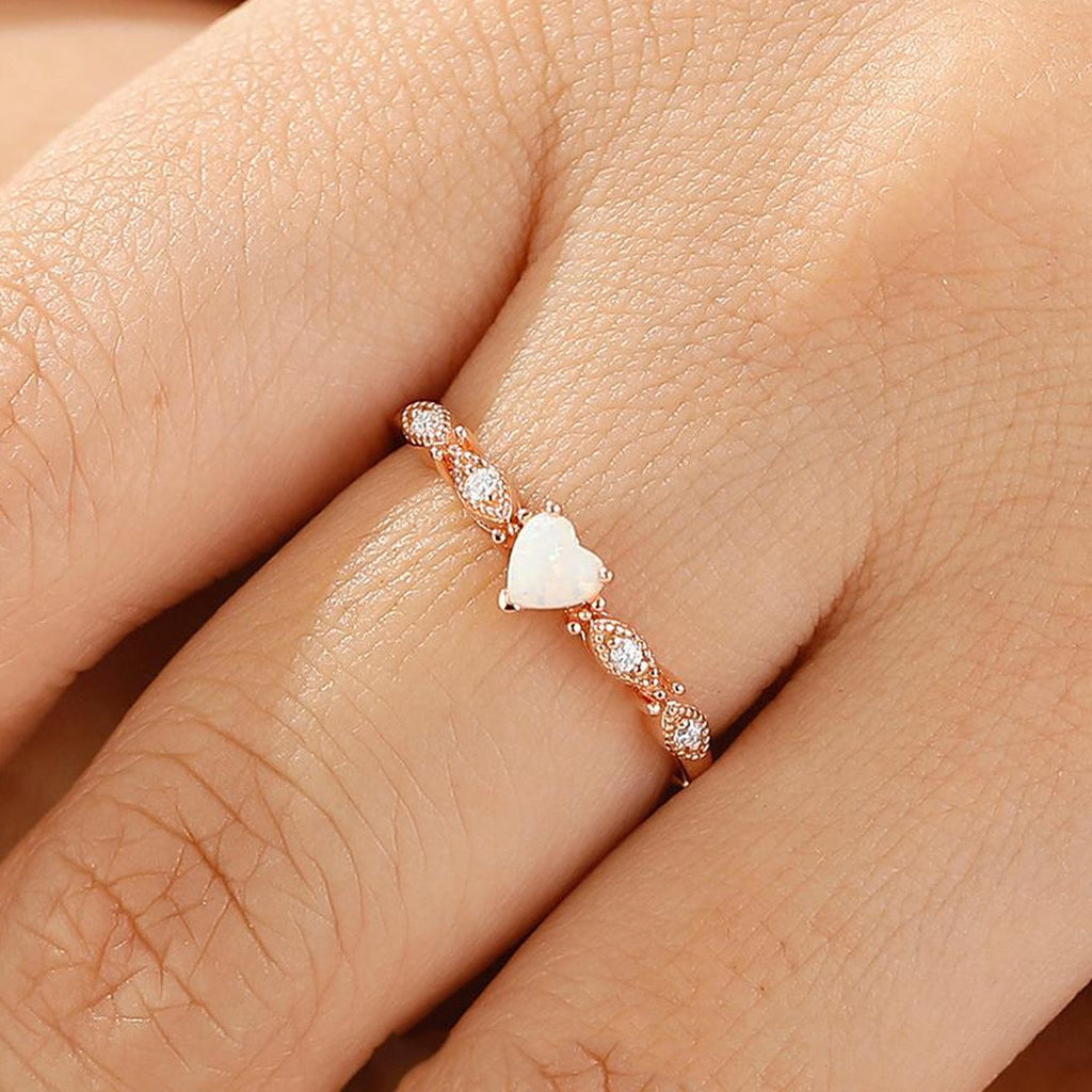 18k Dainty Heart Ring
