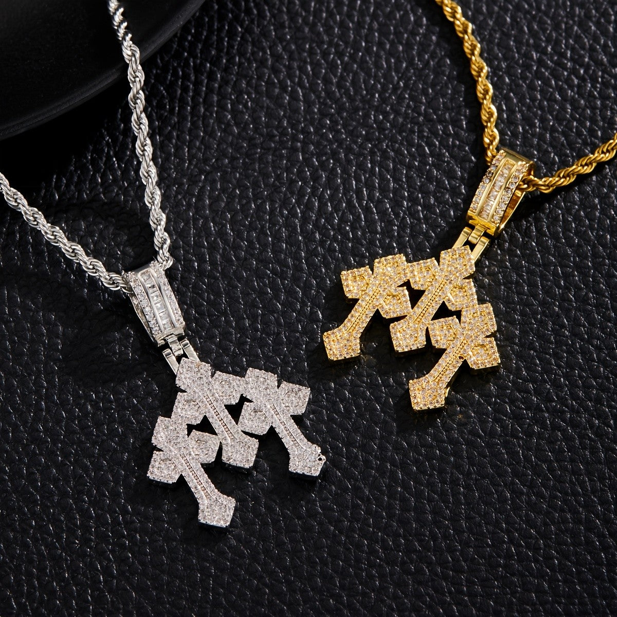 14k Vintage Geometric Pendant Necklace
