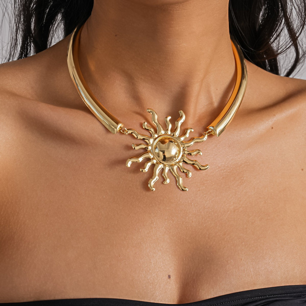 Bold Sun Choker Necklace