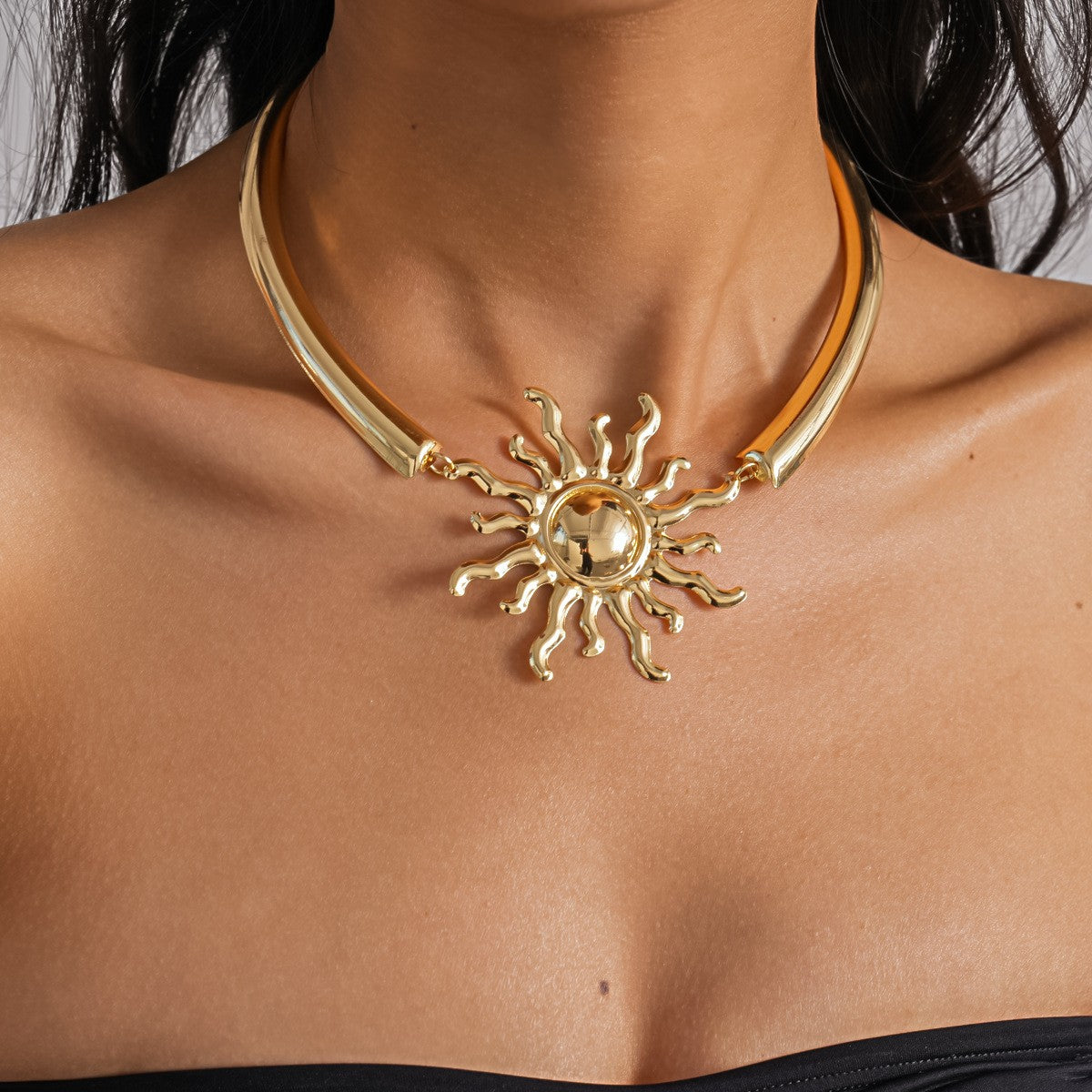 Bold Sun Choker Necklace