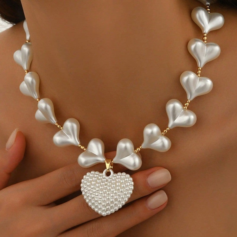 Elegant Heart Pearl Necklace