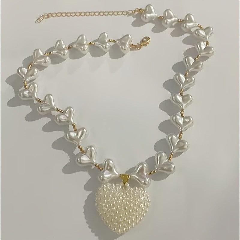 Elegant Heart Pearl Necklace