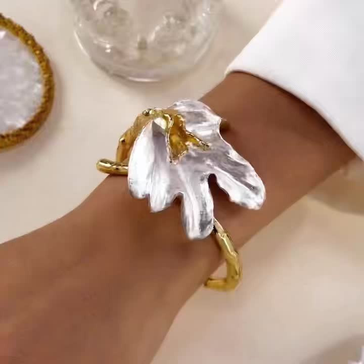 18k Vintage Floral Cuff Bracelet