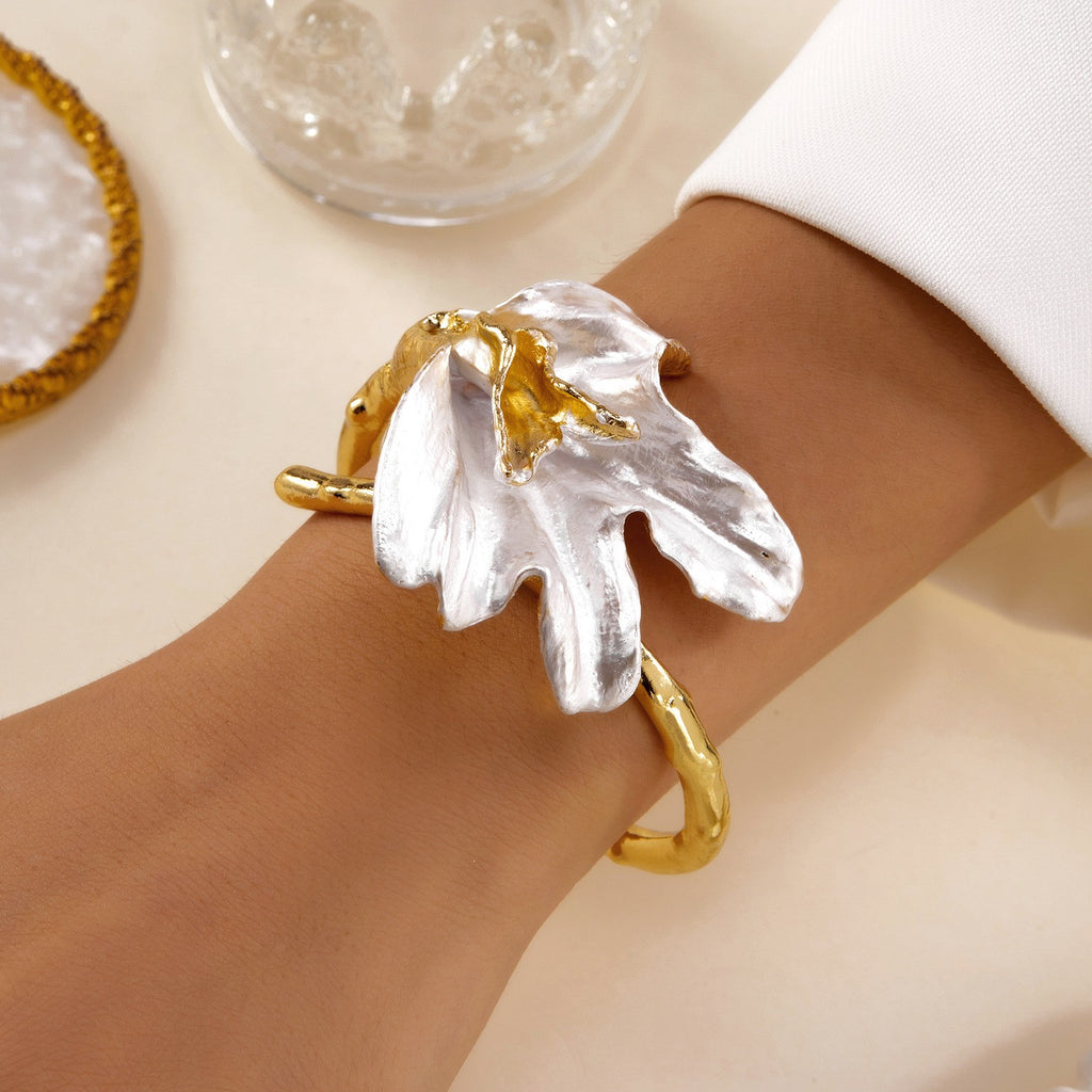 18k Vintage Floral Cuff Bracelet