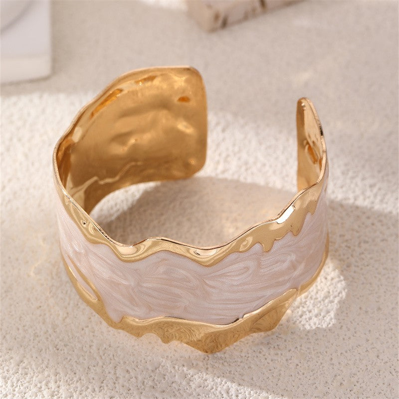 18k Vintage Irregular Cuff Bracelet