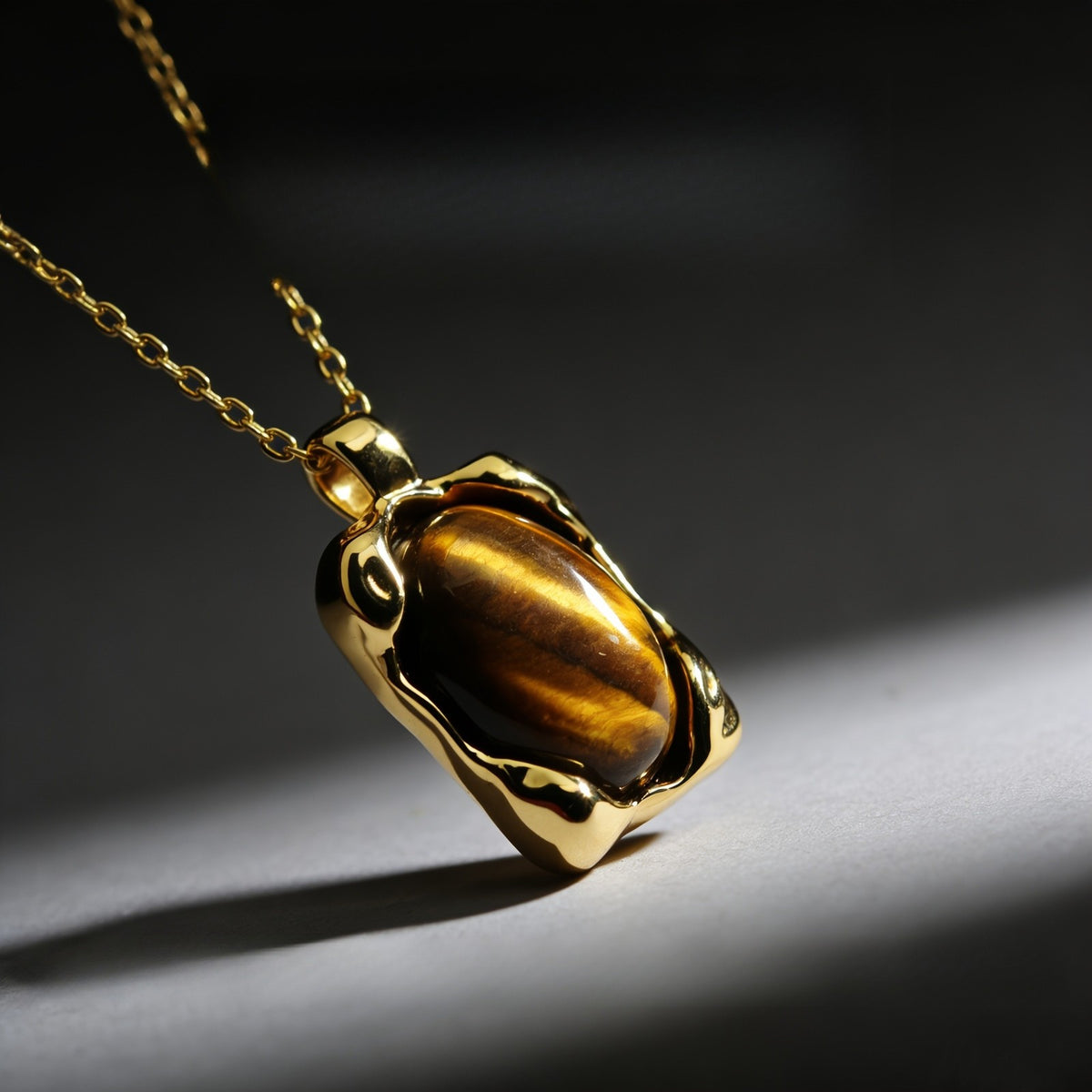 18k Vintage Tiger's Eye Necklace
