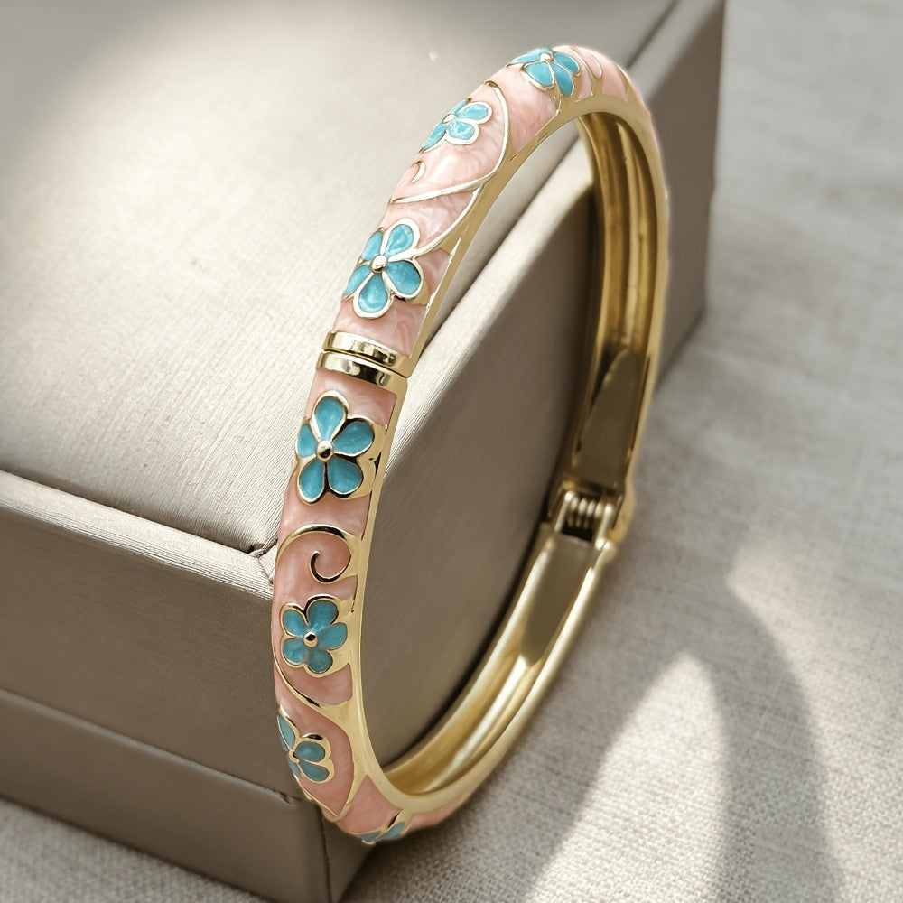 18k Boho Flower Bangle