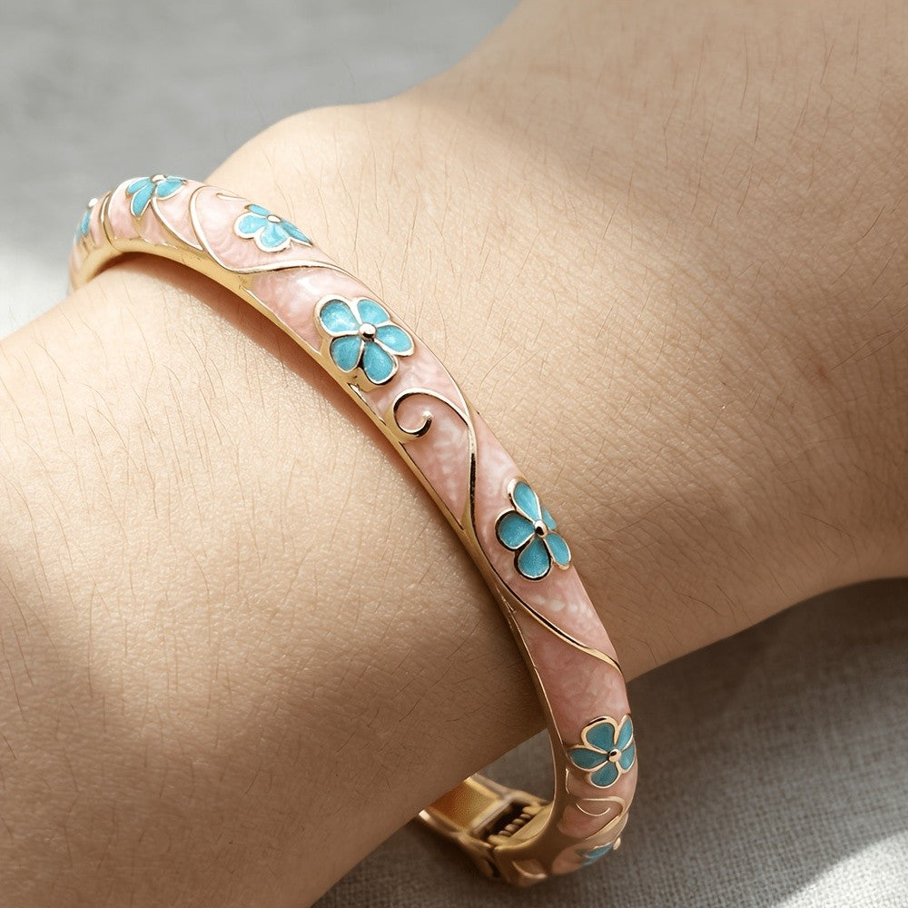 18k Boho Flower Bangle
