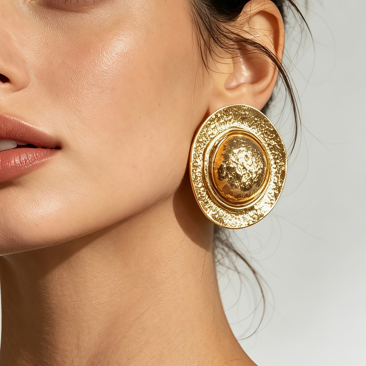 18k Vintage Hammered Disc Earrings